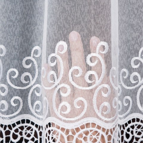 Firanka biała z aplikacją na markizecie pasowa 082492/433/001/250000/1