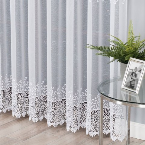 Firanka biała z aplikacją na markizecie pasowa 082492/433/001/250000/1