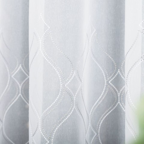 Firanka haftowana ze wzorem na samym dole, wysokość 280cm, kolor 020 biały z szarym 034398/955/020/280000/1