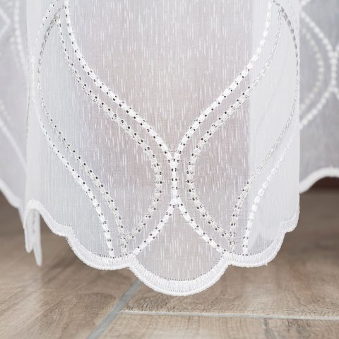 Firanka haftowana ze wzorem na samym dole, wysokość 280cm, kolor 020 biały z szarym 034398/955/020/280000/1