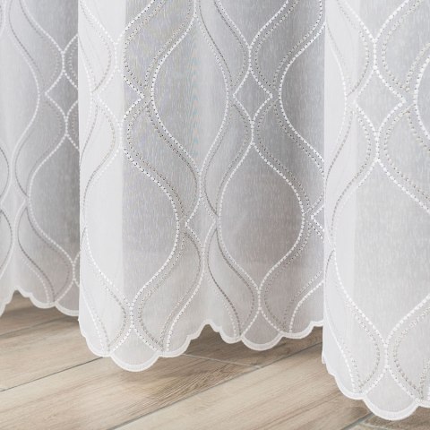 Firanka haftowana ze wzorem na samym dole, wysokość 280cm, kolor 020 biały z szarym 034398/955/020/280000/1
