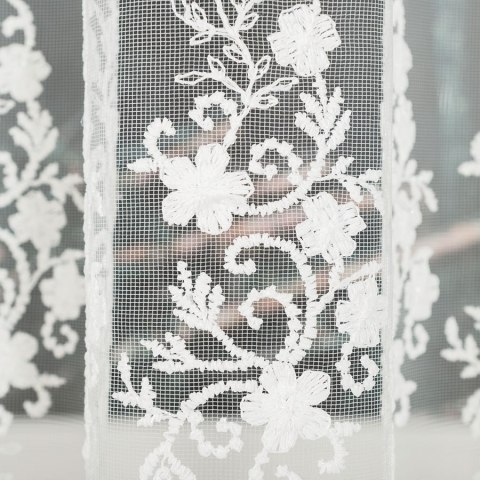 Firanka haftowana ze wzorem na samym dole, wysokość 180cm, kolor A12 kremowy 121377/BIS/A12/180000/1