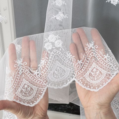 Firanka haftowana z wzorem po całości, wysokość 160cm, kolor 001 biały 024489/020/001/000160/1