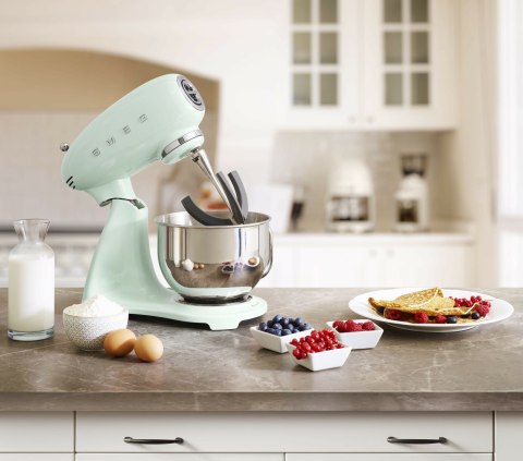 Robot planetarny pastelowa zieleń 800w Smeg SMF03PGEU