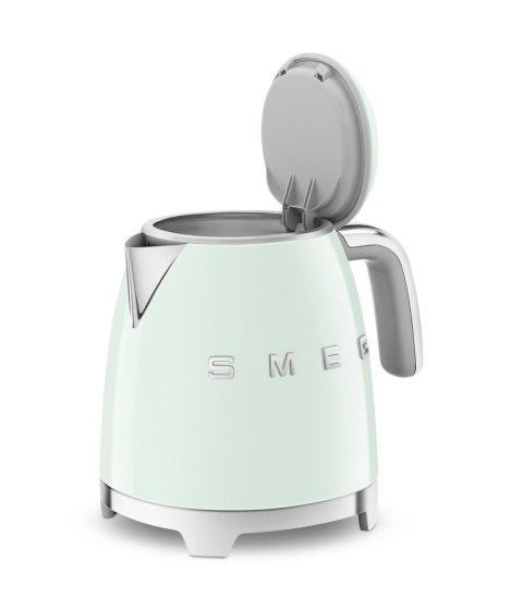 elektryczny czajnik smeg pistacjowy z otwartym zamknięciem