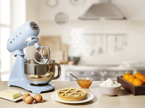 Robot planetarny Pastelowy błękit 800w Smeg SMF03PBEU