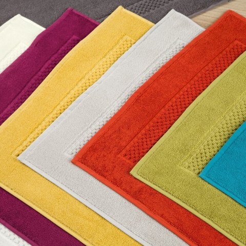 DYWANIK ŁAZIENKOWY CALEB (13) MIODOWY