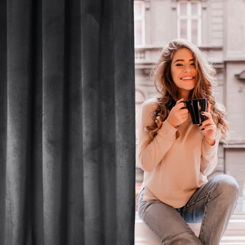 ZASŁONA GOTOWA D91 ROSA NA TAŚMIE CZARNY