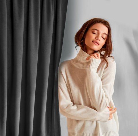 ZASŁONA GOTOWA D91 ROSA NA TAŚMIE CZARNY