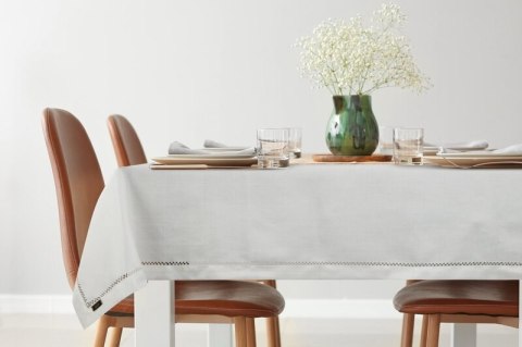 OBRUS EMILY 30 X 40 CM BIAŁY