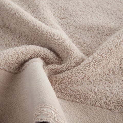 RĘCZNIK EMI (04) 30 X 50 CM BEŻOWY