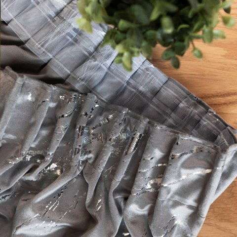 MARMA Zasłona gotowa na taśmie, szerokość 140cm x wysokość 250cm, kolor 005 jasny szary ze srebrnym nadrukiem na VELVI TD0037/ZG