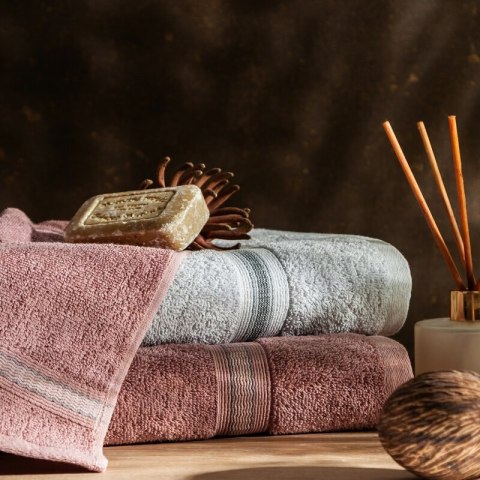 RĘCZNIK TRIS (05) 30 X 50 CM PUDROWY