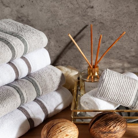 RĘCZNIK DINA (03) 70 X 140 CM JASNOBEŻOWY