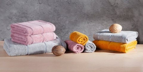 RĘCZNIK MARI (16) 50 X 90 CM ZIELONY