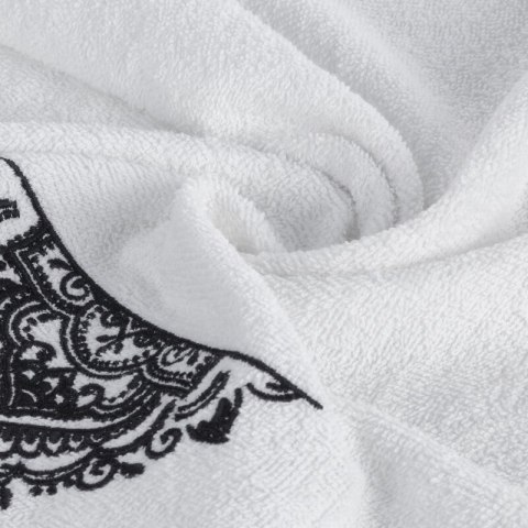 KOMPLET RĘCZNIKÓW 3 56 X 36 X 7 CM BIAŁY