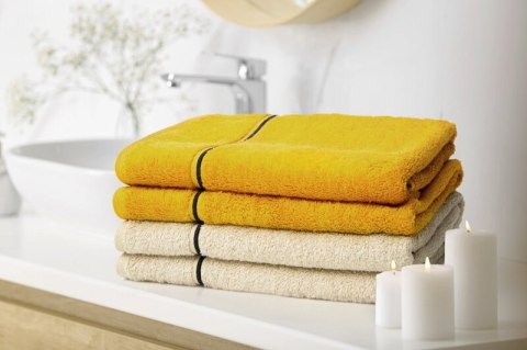 RĘCZNIK BAMBO (07) 50 X 90 CM CZERWONY