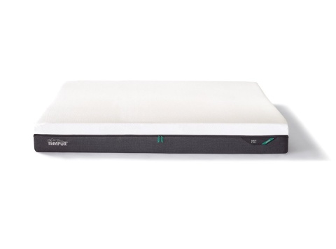 Materac TEMPUR PRO MDV - widok całego materaca piankowego na łóżku