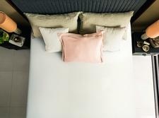 Materac TEMPUR PRO MDV w sypialni - widok z góry na łóżko z materacem