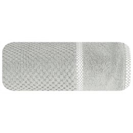 ręcznik kąpielowy w kolorze srebrnym